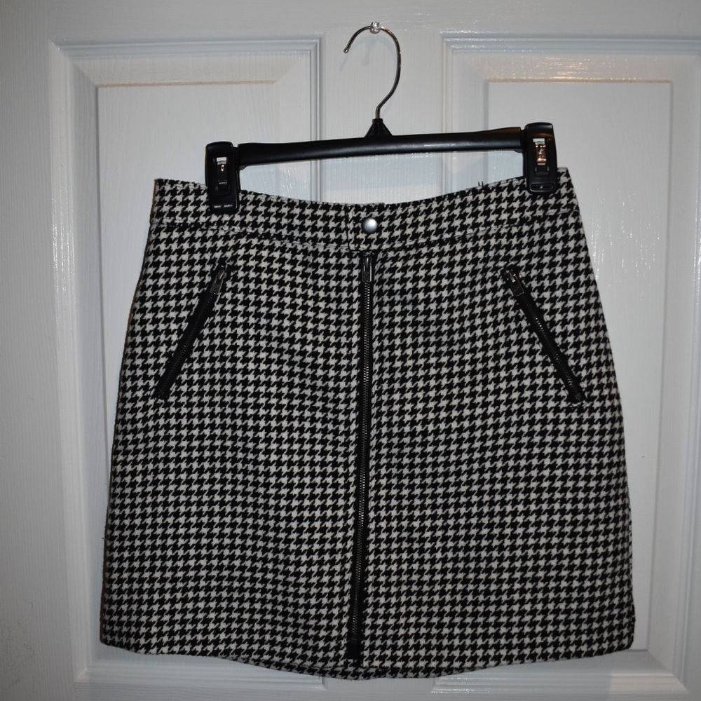 Hollister houndstooth skirt size Medium
